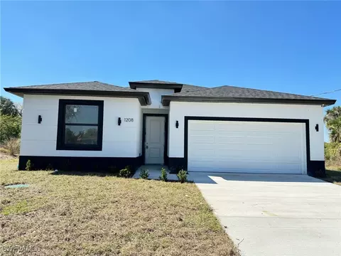 8023 Piper Ln, Labelle, FL 33935