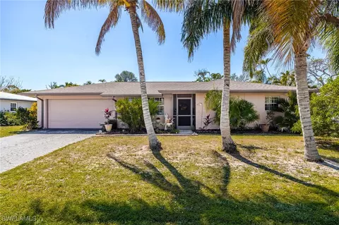 1676 N Hermitage Rd, Fort Myers, FL 33919