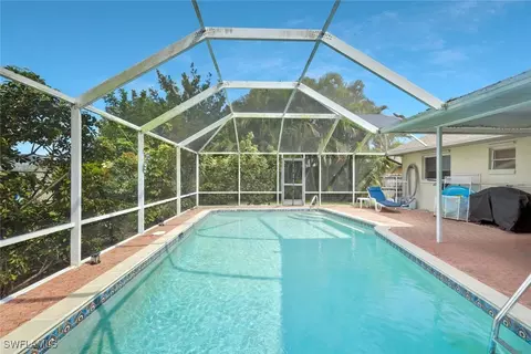 1207 SE 20th St, Cape Coral, FL 33990