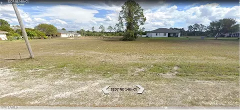 3207 NE 14th Ct, Cape Coral, FL 33909