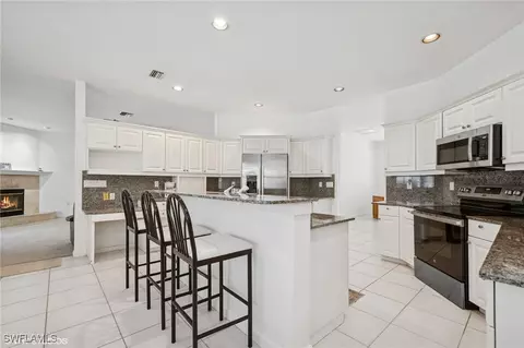 Kitchen - 310 136th Ct E, Bradenton, FL 34212 photo 2 of 2