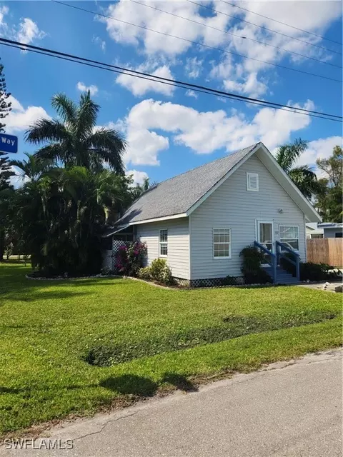 1103 2nd Way, North Fort Myers, FL 33903