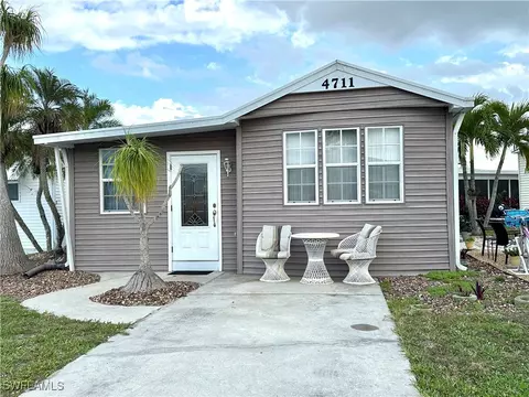4711 Pilgrims Way W, Estero, FL 33928