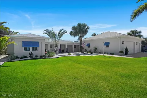430 Connecticut St, Fort Myers Beach, FL 33931