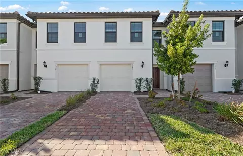 1530 Fells Cove Ln, Cape Coral, FL 33909