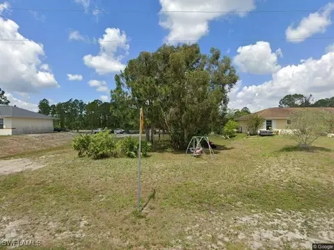 1020 Pine Cove Dr, Lehigh Acres, FL 33974
