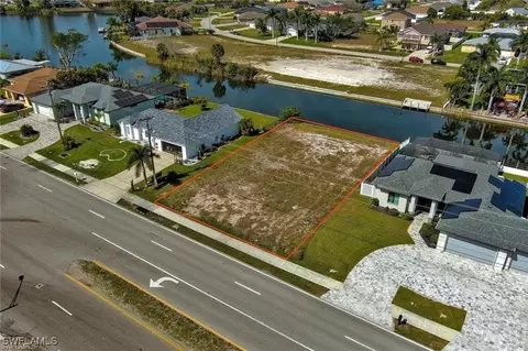 311 Gleason Pkwy, Cape Coral, FL 33914