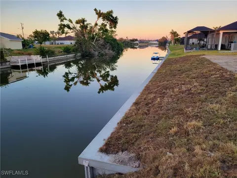 1906 NE 6th St, Cape Coral, FL 33909