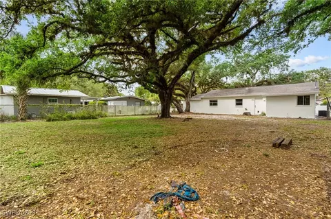Exterior - 209 Florida St, Labelle, FL 33935 photo 3 of 5