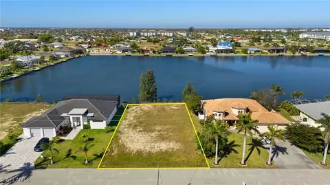 3718 SW 14th Pl, Cape Coral, FL 33914