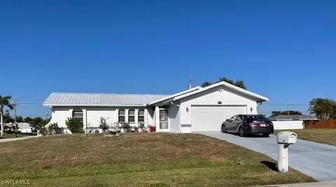 302 NE 23rd Pl, Cape Coral, FL 33909