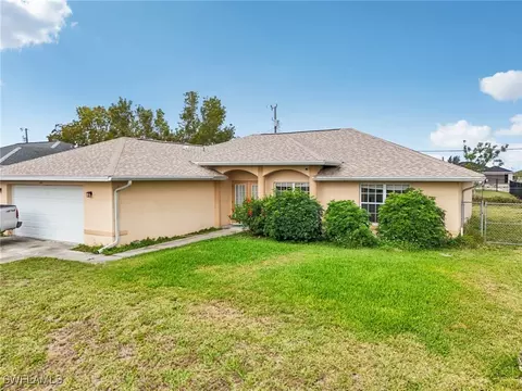 1818 NE 2nd Ave, Cape Coral, FL 33909