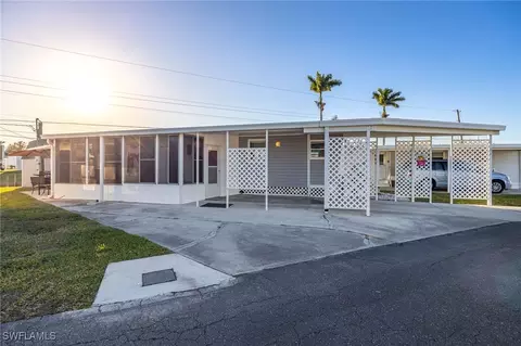 5558 Palm Beach Blvd #213, Fort Myers, FL 33905