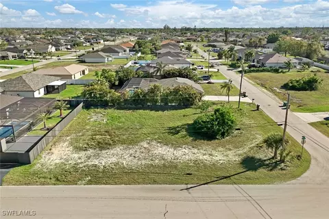 711 NE 2nd Ave, Cape Coral, FL 33909