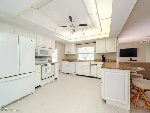 9520 Coralee Ave, Estero, FL 33928 photo 9