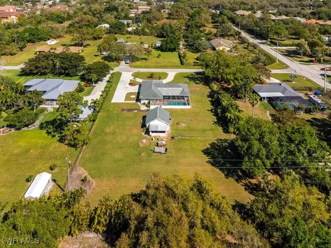 9520 Coralee Ave, Estero, FL 33928 photo 2