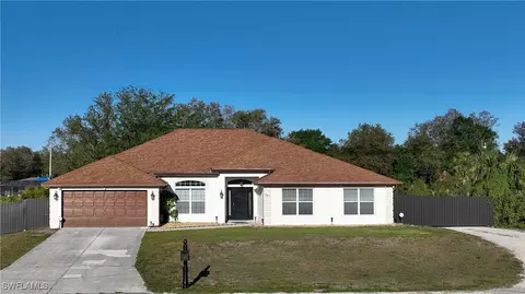 707 Broadway Ave, Lehigh Acres, FL 33972