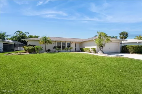 3718 SE 6th Ave, Cape Coral, FL 33904