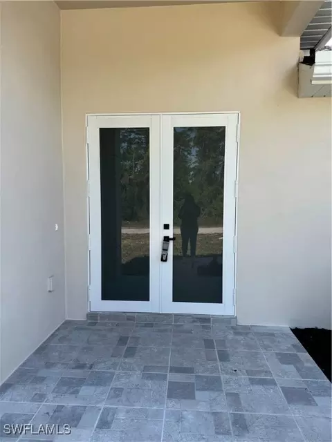 928 Anthony St E, Lehigh Acres, FL 33974 photo 3