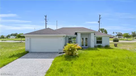 1726 NE 16th Pl, Cape Coral, FL 33909