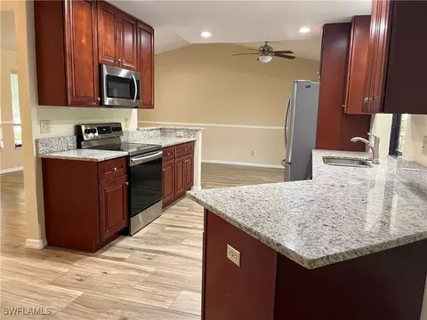 1617 SE 12th Ter, Cape Coral, FL 33990