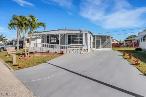 184 Santa Fe Trl, North Fort Myers, FL 33917