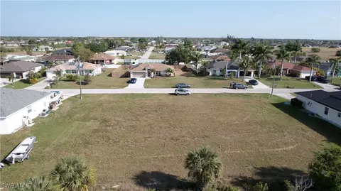 1918 NE 18th St, Cape Coral, FL 33909