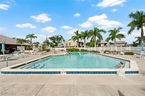 707 SE 12th Ave #104, Cape Coral, FL 33990
