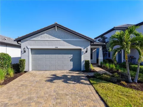 2208 Yellowfin Cir, Naples, FL 34114