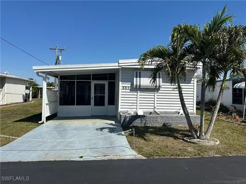 885 Homestead Dr, North Fort Myers, FL 33917