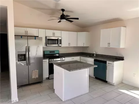 626 SE 1st Ter, Cape Coral, FL 33990