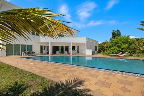 1195 Rose Garden Rd, Cape Coral, FL 33914