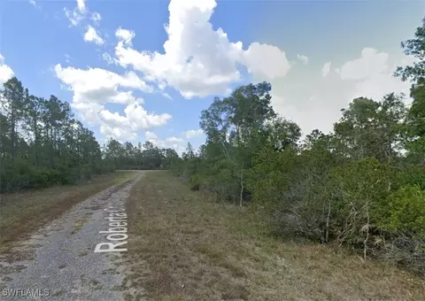 335 Roberta Ct, Lehigh Acres, FL 33972