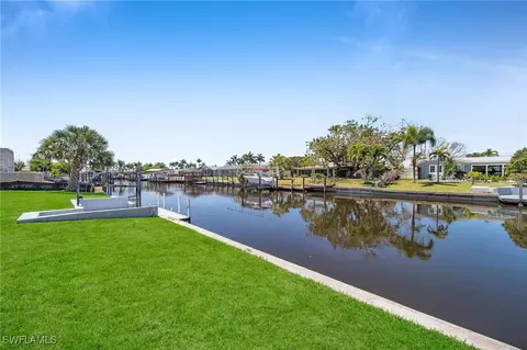 5318 Bayshore Ave, Cape Coral, FL 33904