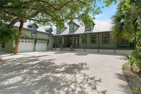 20732 Charing Cross Cir, Estero, FL 33928
