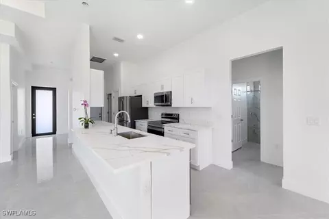 9020 S Casa Ct, Labelle, FL 33935 photo 5