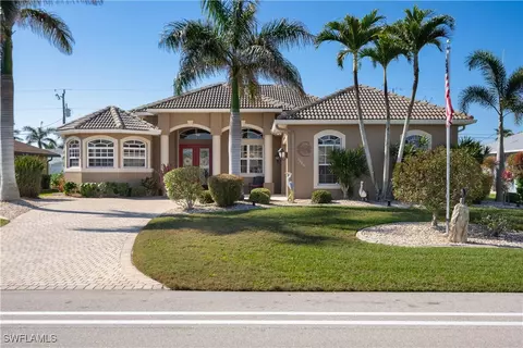 1000 El Dorado Pkwy W, Cape Coral, FL 33914