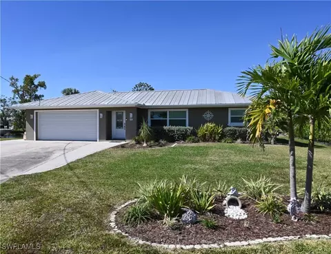 6448 Plumosa Ave, Fort Myers, FL 33908