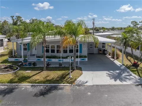 797 Roses Ln, North Fort Myers, FL 33917