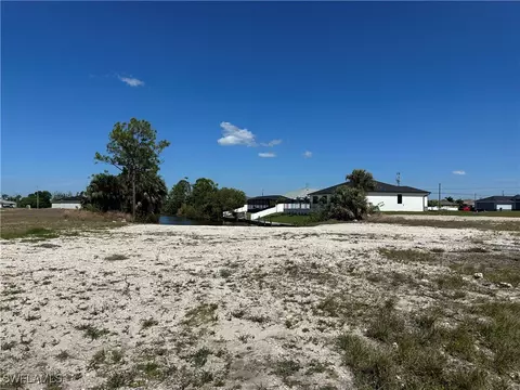 2111 NE 41st St, Cape Coral, FL 33909