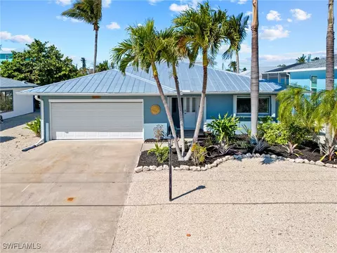16233 Buccaneer St, Bokeelia, FL 33922