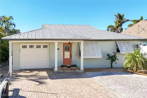 3613 Ruby Ave, Saint James City, FL 33956