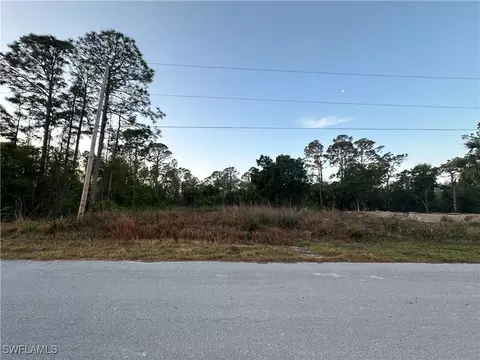 934 Barcelona St E, Lehigh Acres, FL 33974
