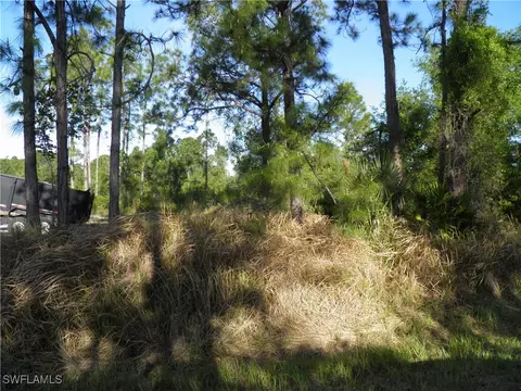 1121 Desoto Ave, Lehigh Acres, FL 33972