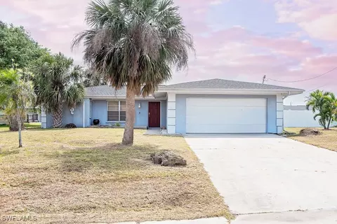 4237 Country Club Blvd, Cape Coral, FL 33904