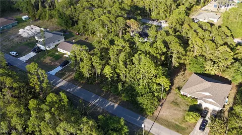 2004 Robert Ave, Alva, FL 33920 photo 3