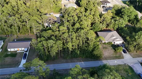 2004 Robert Ave, Alva, FL 33920
