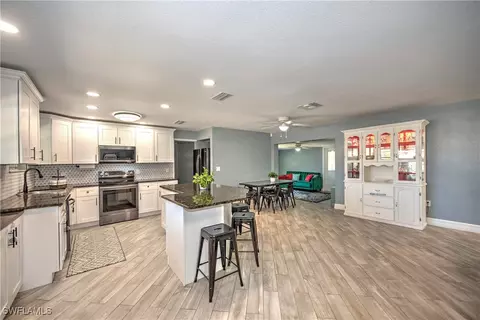 4855 Hampton Ct, Fort Myers, FL 33907