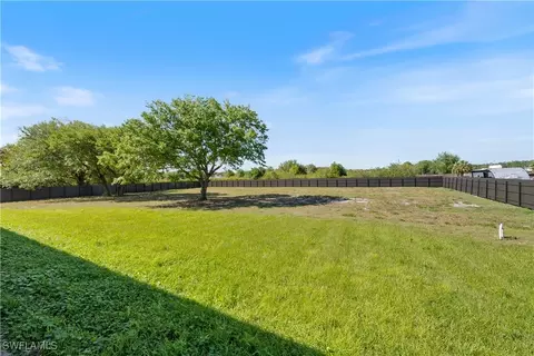 Exterior - 7824 16th Ter, Labelle, FL 33935 photo 6 of 7