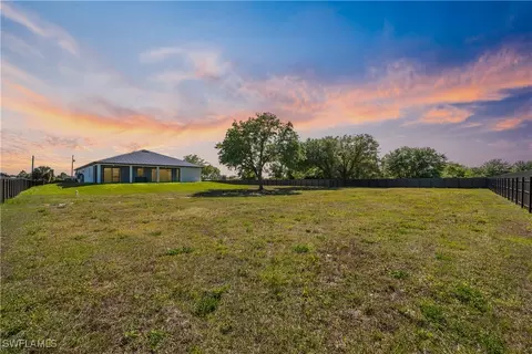 Exterior - 7824 16th Ter, Labelle, FL 33935 photo 2 of 7